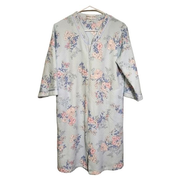 Miss Elaine Long Sleeve Full Front Zip Short Length Quilted Robe, Petite S - Picture 1 of 8